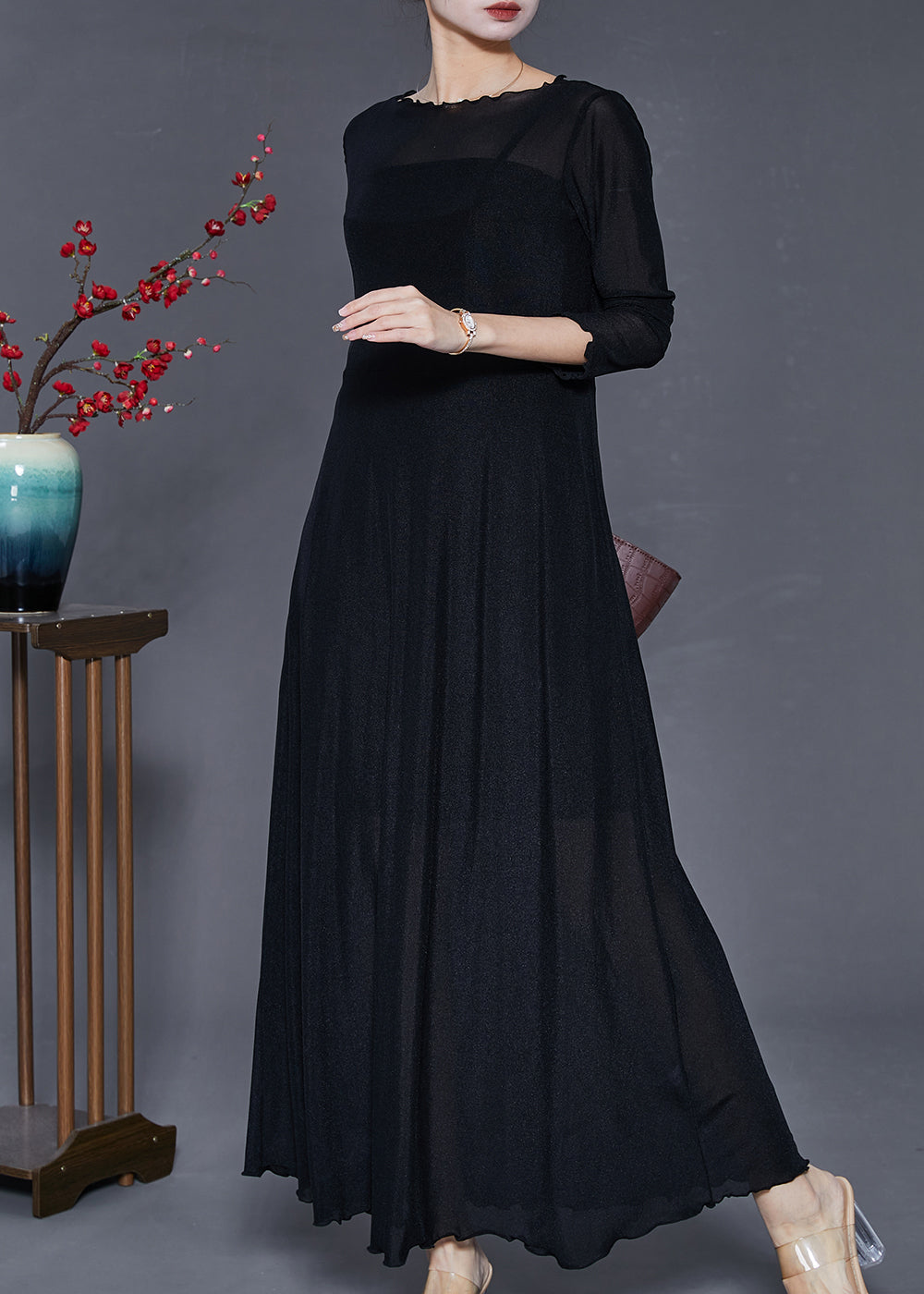 Well Tailored Dress with a Graceful Silhouette