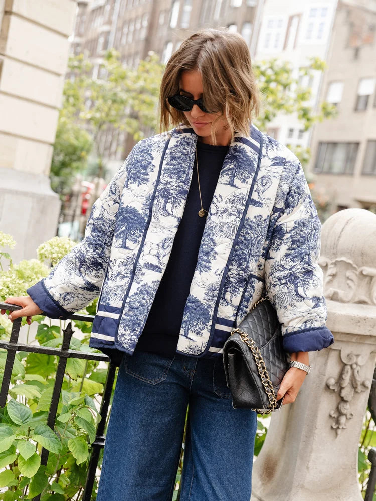 Effortlessly Elegant Jacket with a Timeless Design