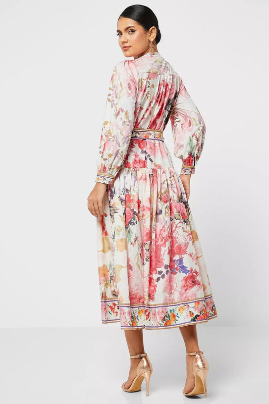 Beautifully Finished Dress in a Timeless Design