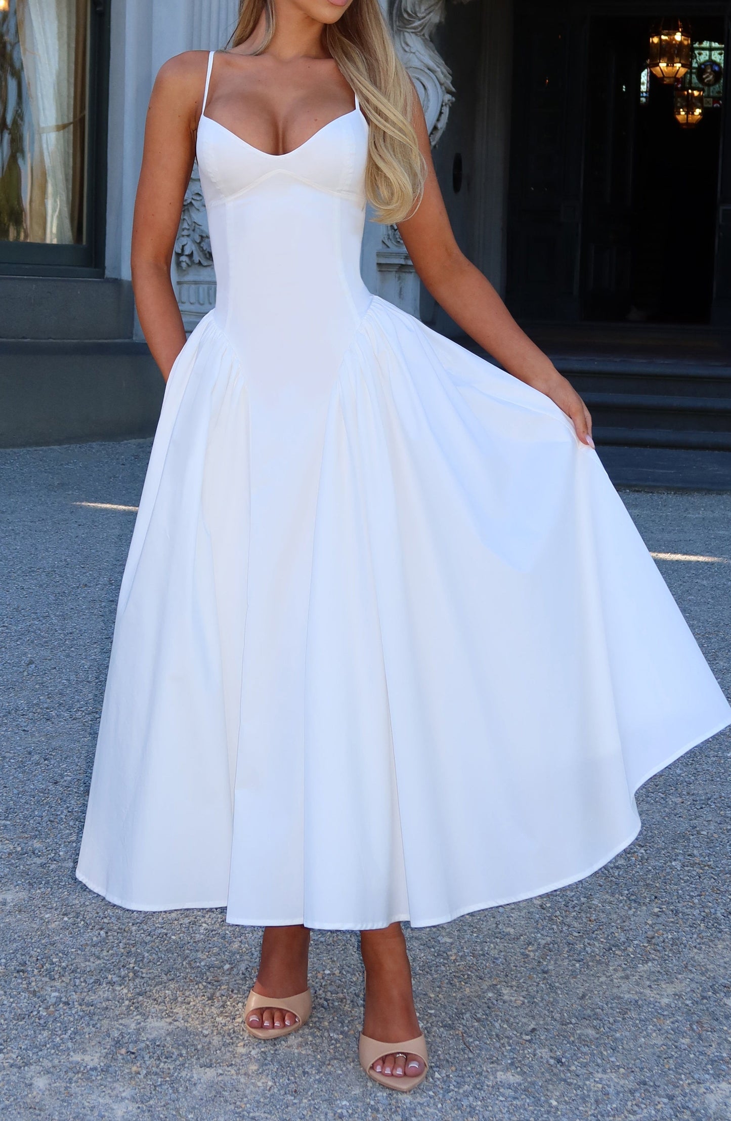 Classic Vintage Dress with a Flattering Fit