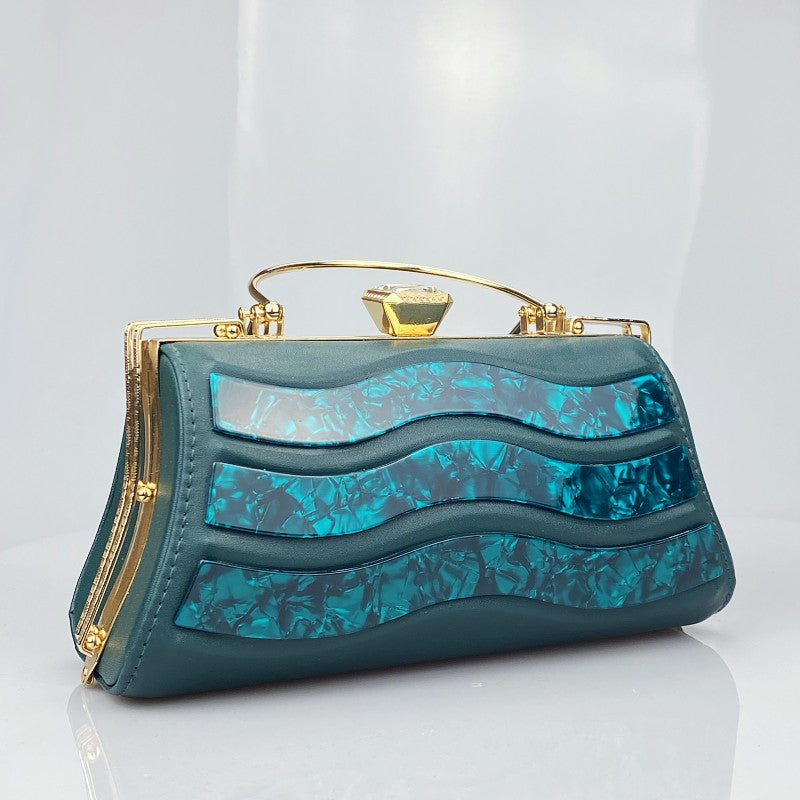 Beautifully Finished Bag in a Timeless Design