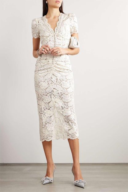 Beautifully Finished Dress in a Timeless Design