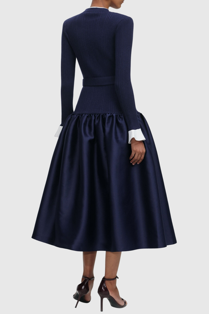 Classic Vintage Dress with a Flattering Fit