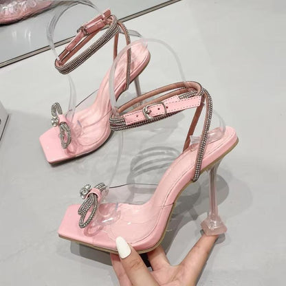 Well Tailored Sandals with a Graceful Silhouette