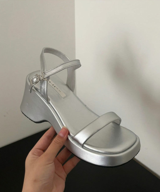 Polished Sandals with an Effortless Classic Look