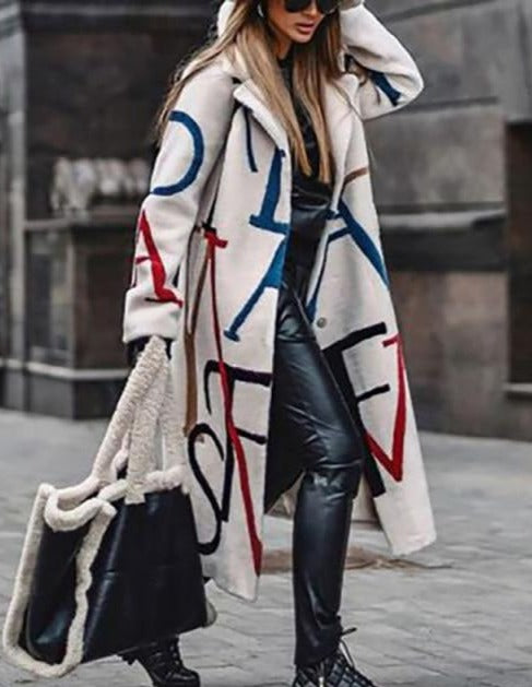 Well Tailored Coat with a Graceful Silhouette