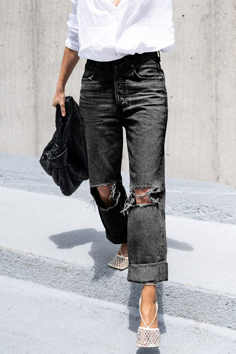 Effortlessly Elegant Garment with a Timeless Design