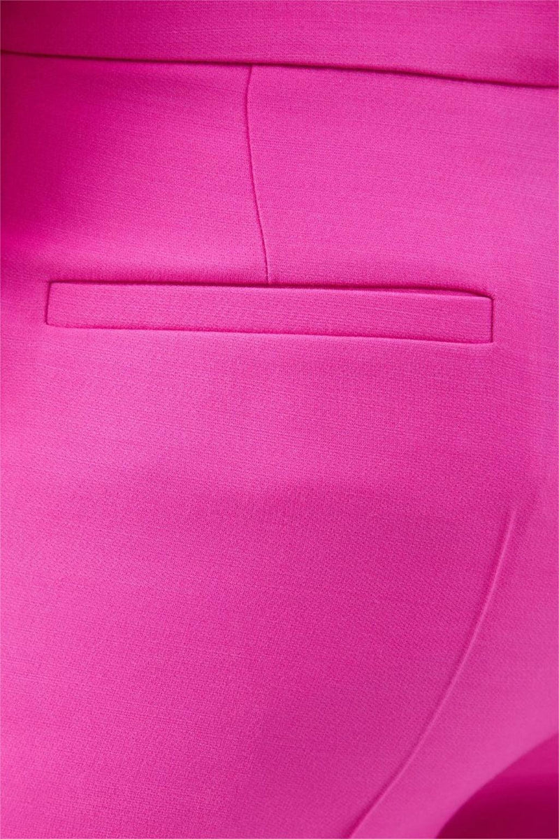 Beautifully Finished Pants in a Timeless Design