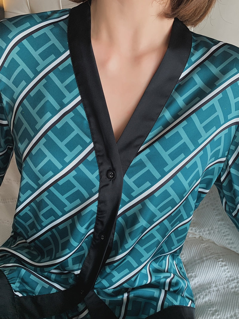 Well Tailored Garment with a Graceful Silhouette