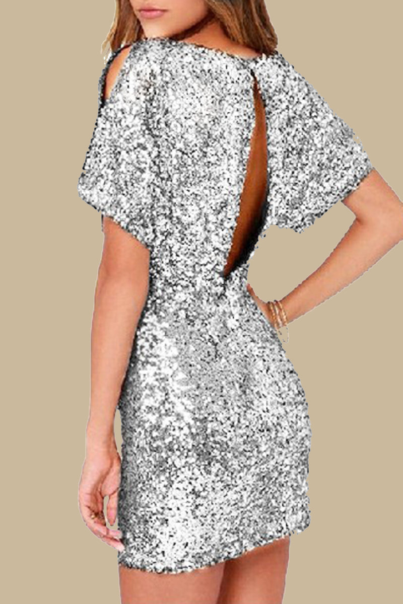 Beautifully Finished Dress in a Timeless Design