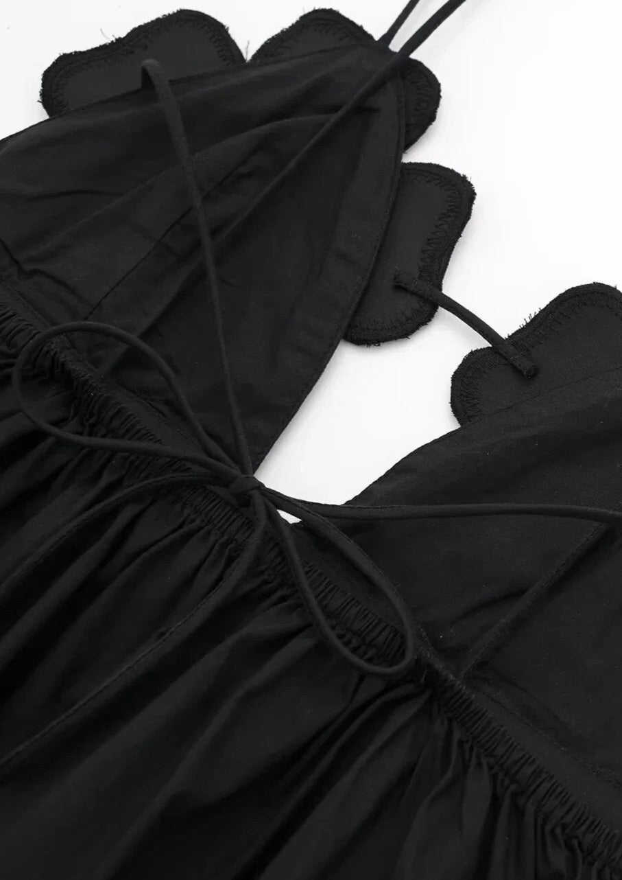 Beautifully Finished Top in a Timeless Design