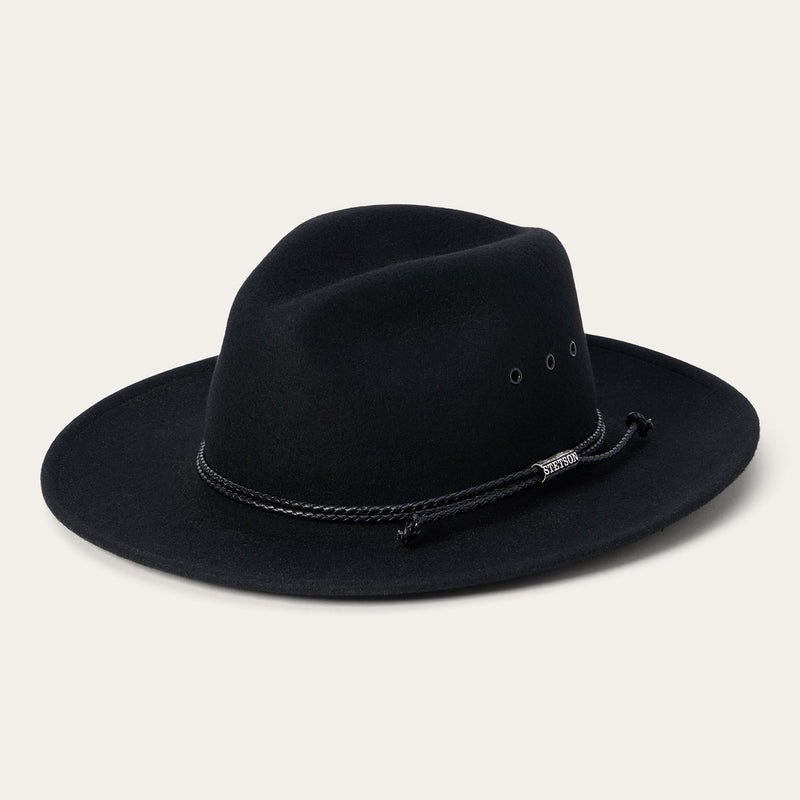 Sophisticated Garment with a Clean Classic Look