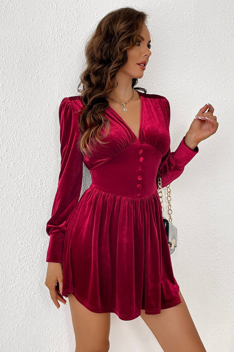 Effortlessly Elegant Dress with a Timeless Design