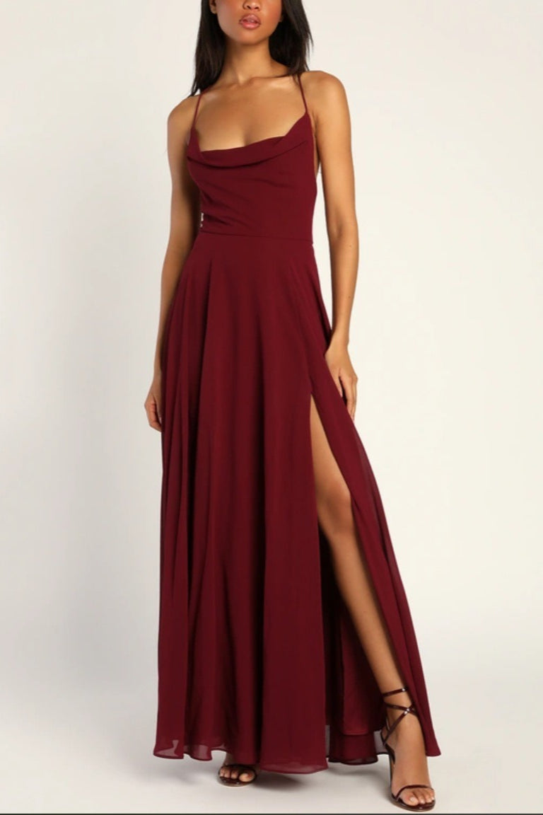 Beautifully Finished Dress in a Timeless Design
