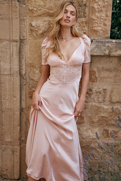 Sophisticated Dress with a Clean Classic Look