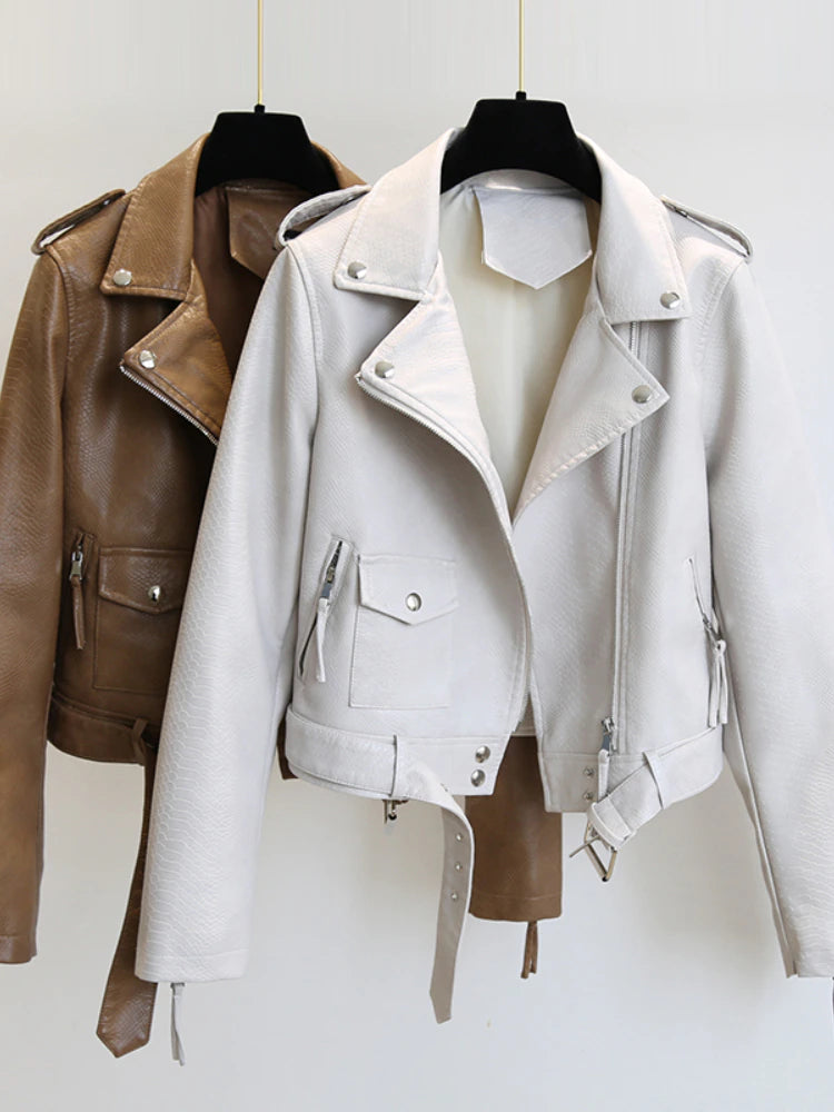 Effortlessly Elegant Jacket with a Timeless Design