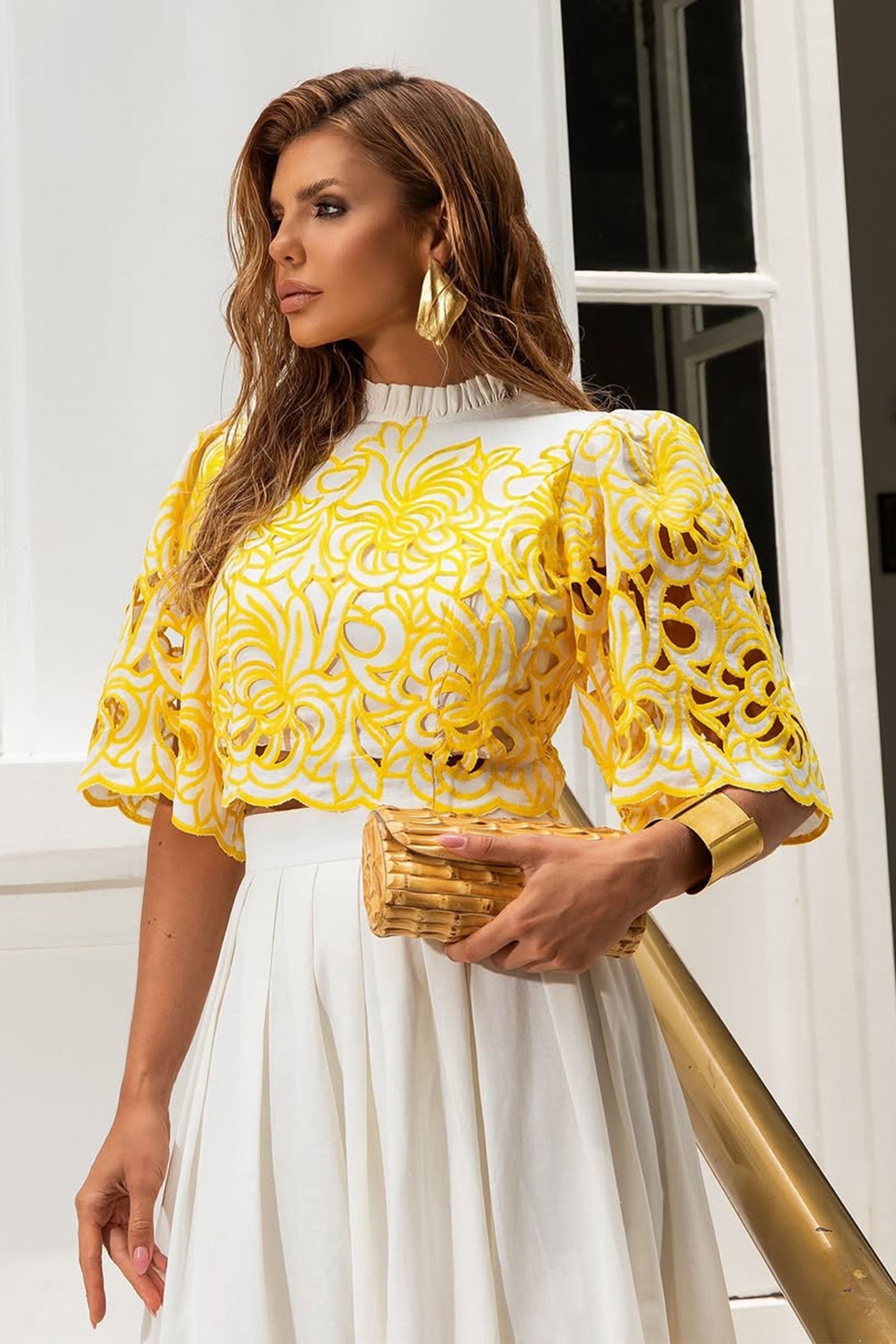 Effortlessly Elegant Garment with a Timeless Design