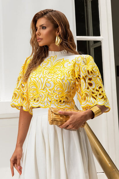 Effortlessly Elegant Garment with a Timeless Design