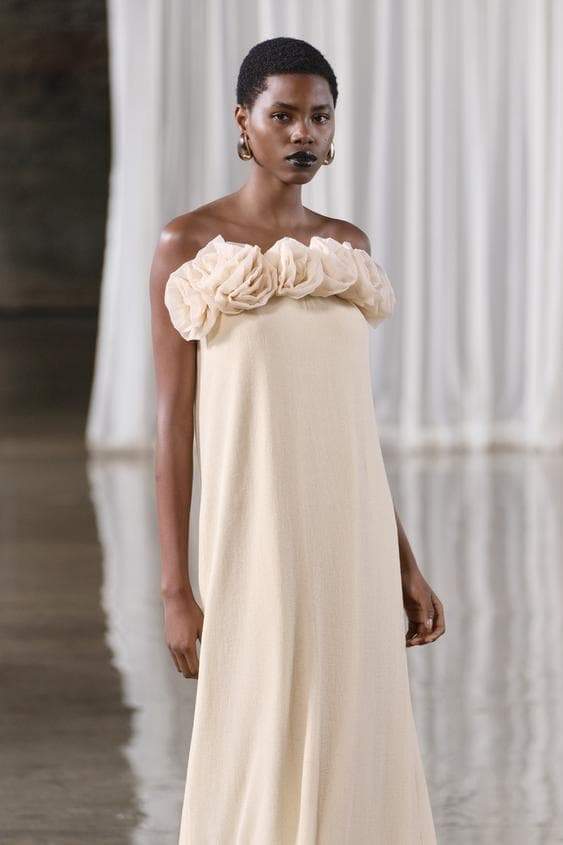 Well Tailored Dress with a Graceful Silhouette