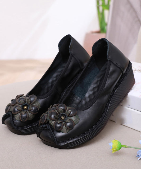 Effortlessly Elegant Heels with a Timeless Design