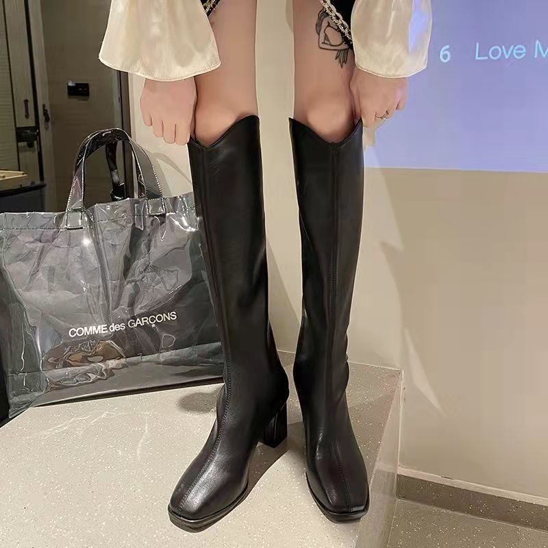 Classic Vintage Boots with a Flattering Fit