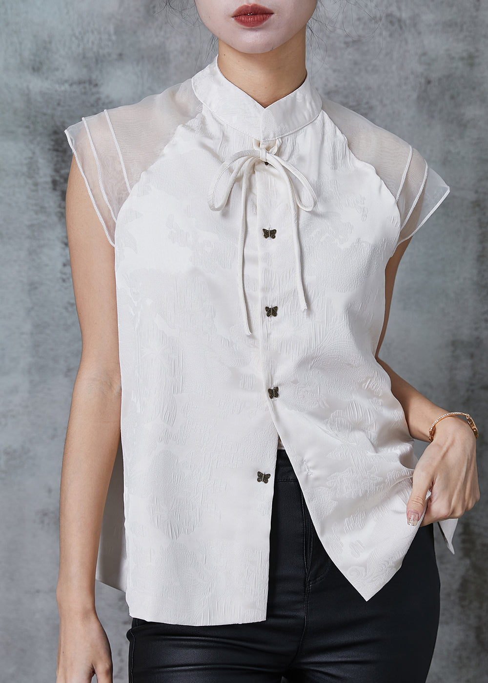 Classic Vintage Shirt with a Flattering Fit