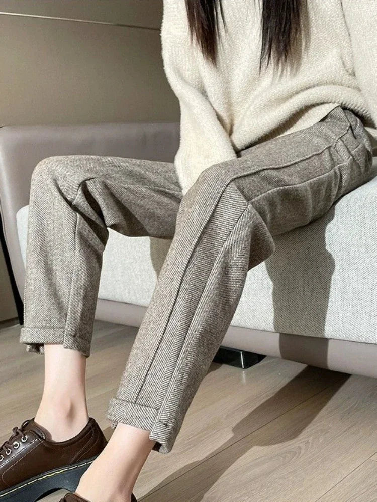 Sophisticated Trousers with a Clean Classic Look