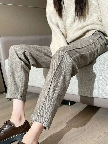 Sophisticated Trousers with a Clean Classic Look