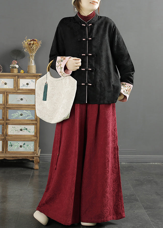 Effortlessly Elegant Pants with a Timeless Design