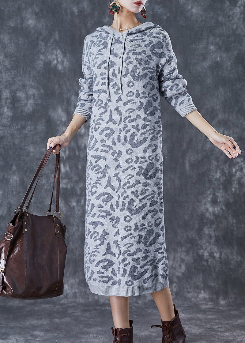 A Vintage Style Pullover with Delicate Timeless Details