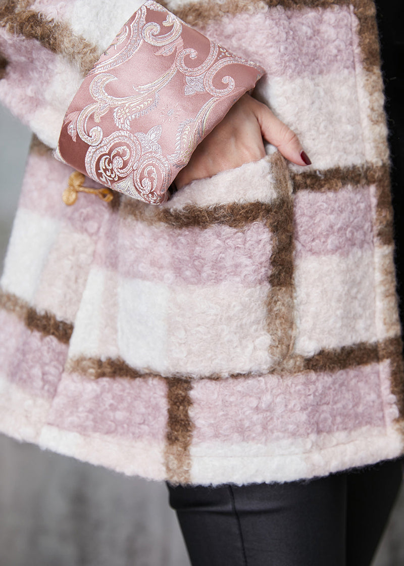 Well Tailored Coat with a Graceful Silhouette
