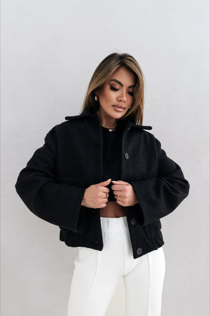 Effortlessly Elegant Coat with a Timeless Design