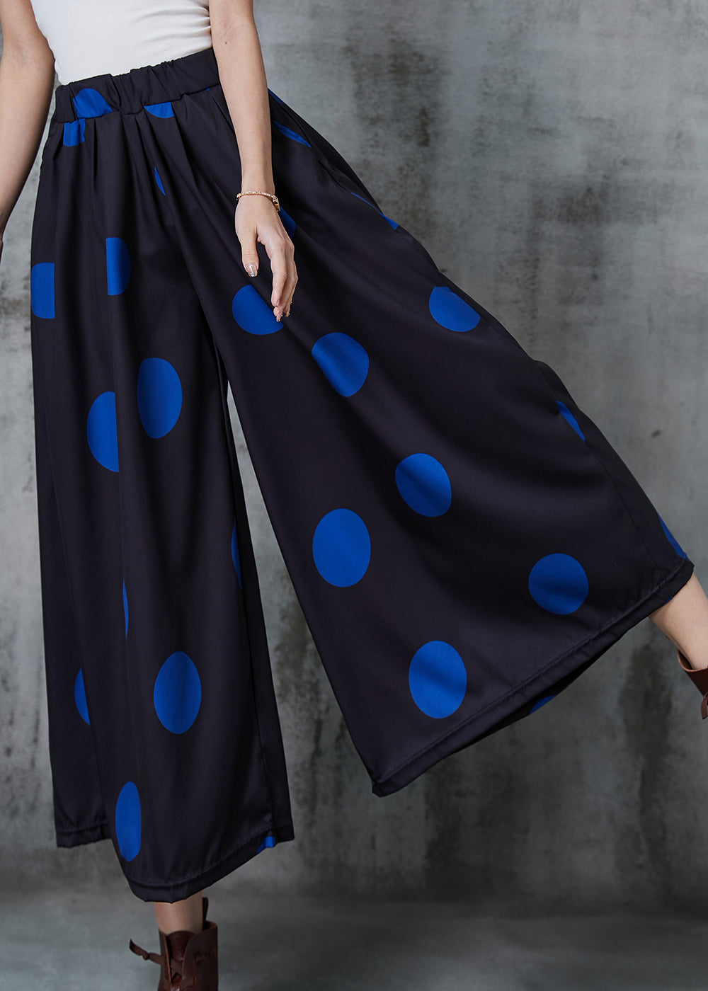 Beautifully Finished Pants in a Timeless Design