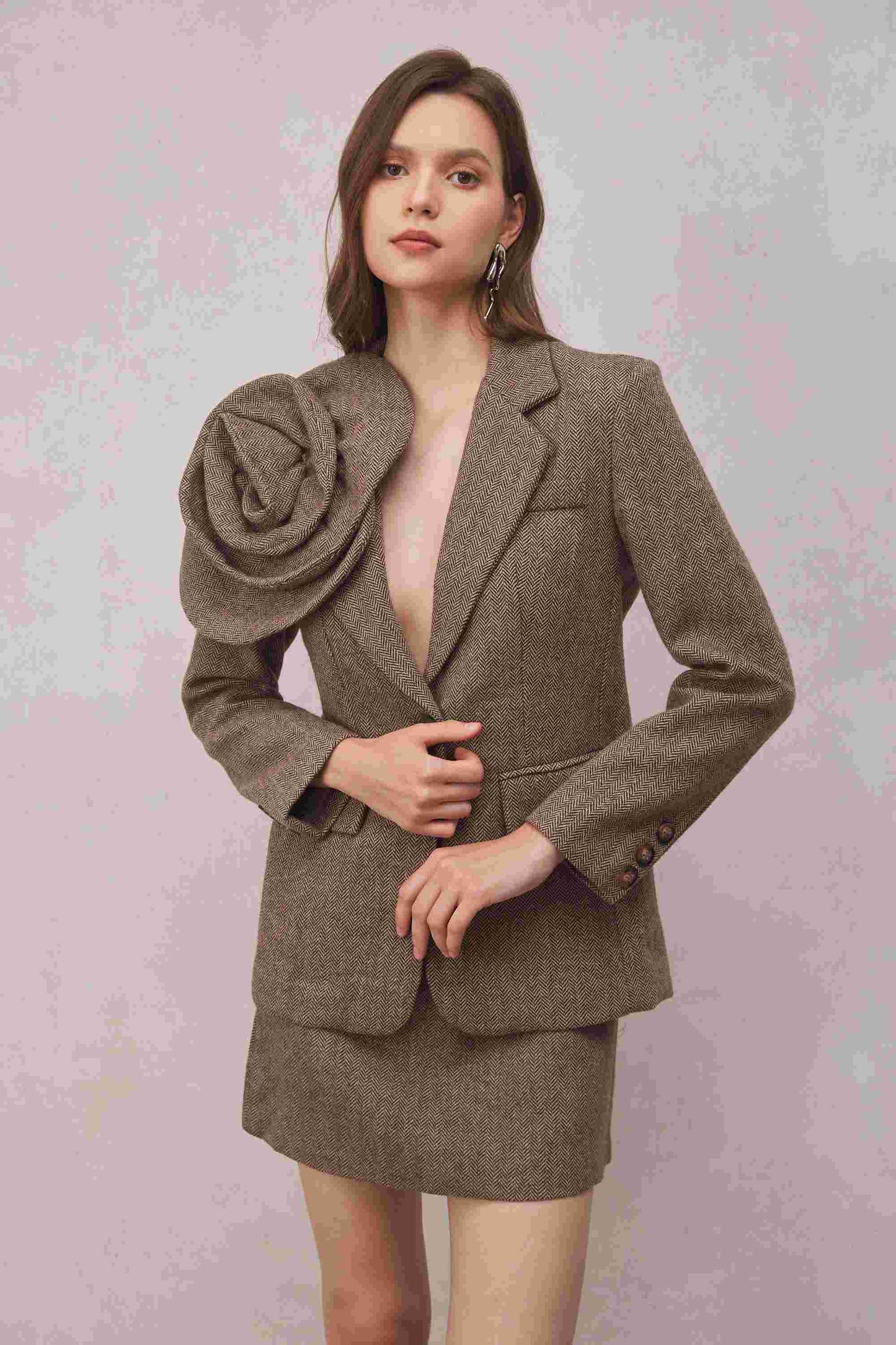 Effortlessly Elegant Garment with a Timeless Design