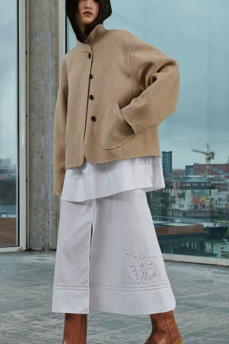 Effortlessly Elegant Coat with a Timeless Design
