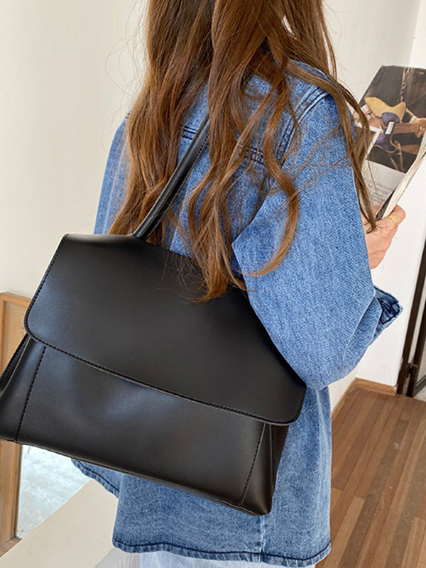 Well Tailored Bag with a Graceful Silhouette