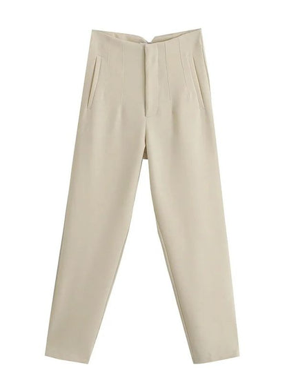 Well Tailored Trousers with a Graceful Silhouette