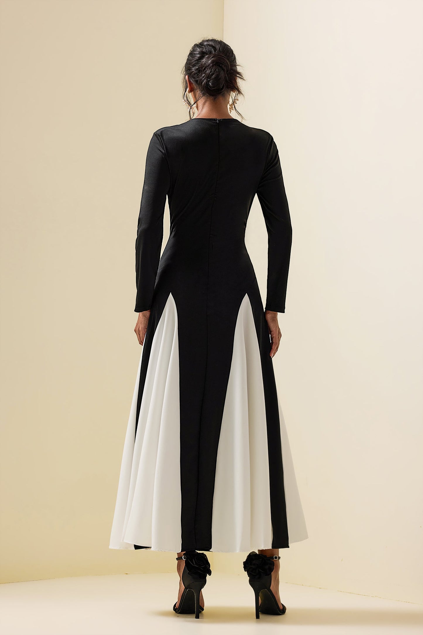 Elegantly Styled Dress for Everyday Wear