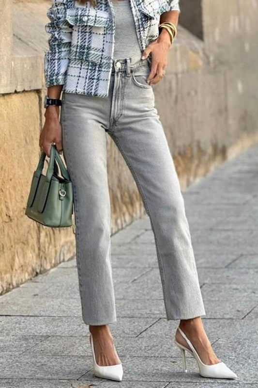 Effortlessly Elegant Garment with a Timeless Design