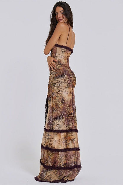 Well Tailored Dress with a Graceful Silhouette