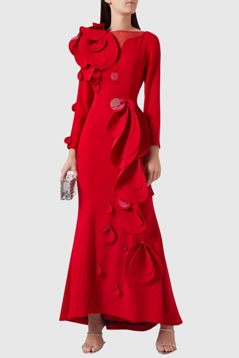 Well Tailored Dress with a Graceful Silhouette