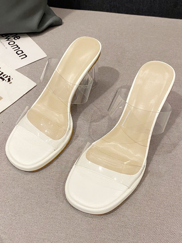 Well Tailored Sandals with a Graceful Silhouette
