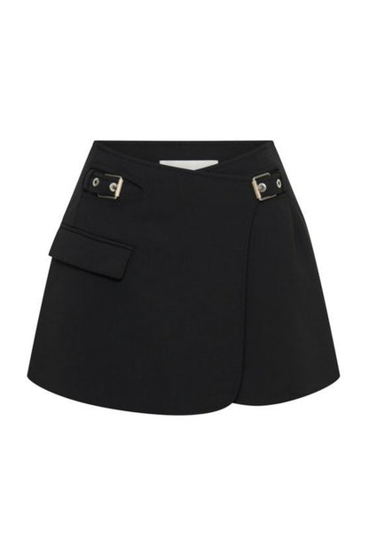 Well Tailored Garment with a Graceful Silhouette
