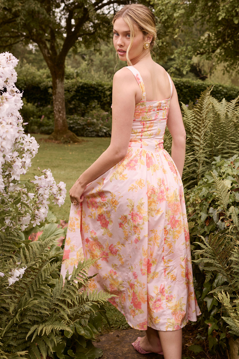 A Vintage Style Dress with Delicate Timeless Details
