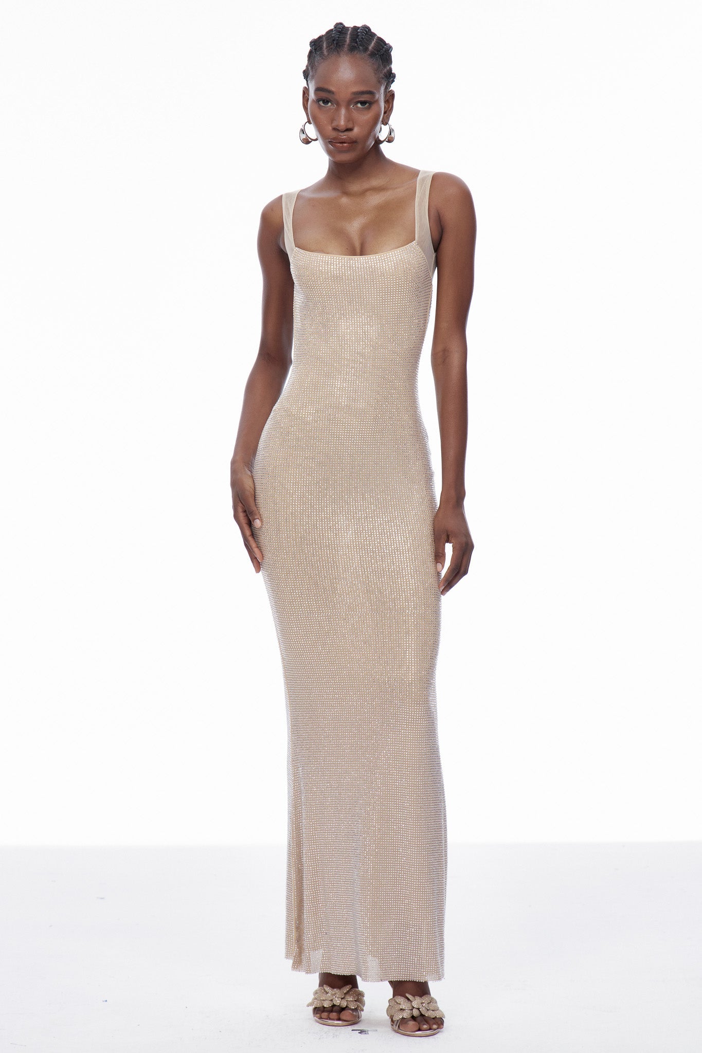 Effortlessly Elegant Dress with a Timeless Design