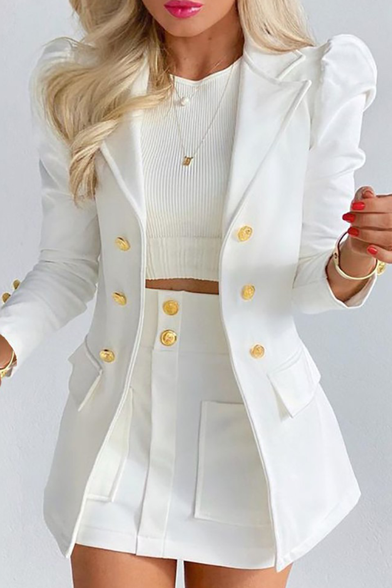 Effortlessly Elegant Garment with a Timeless Design