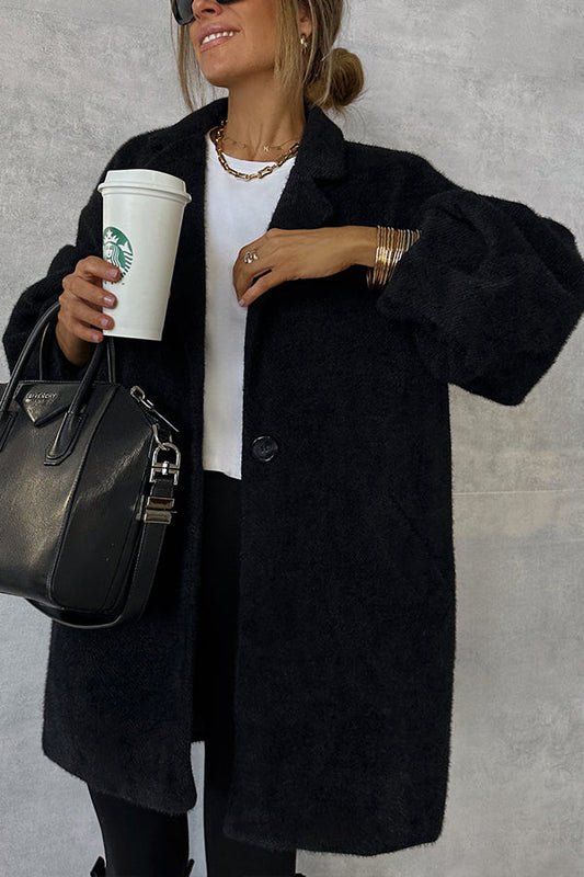 Well Tailored Coat with a Graceful Silhouette