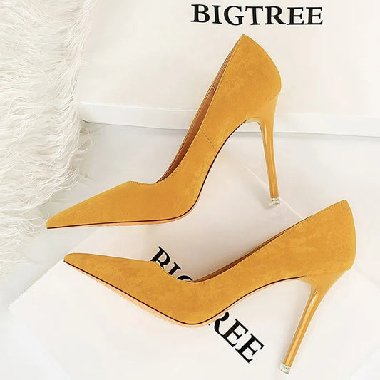 Gracefully Styled Heels for Any Occasion