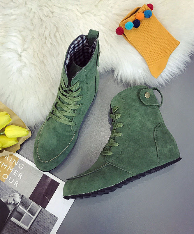 Well Tailored Boots with a Graceful Silhouette