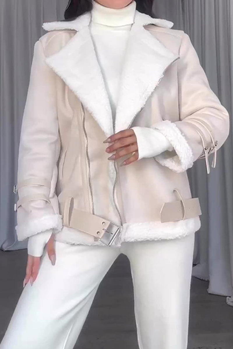 Effortlessly Elegant Garment with a Timeless Design